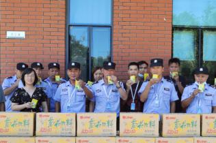 夏日送清凉，关怀暖人心——韶关市工业园区工联会送来解暑物资
